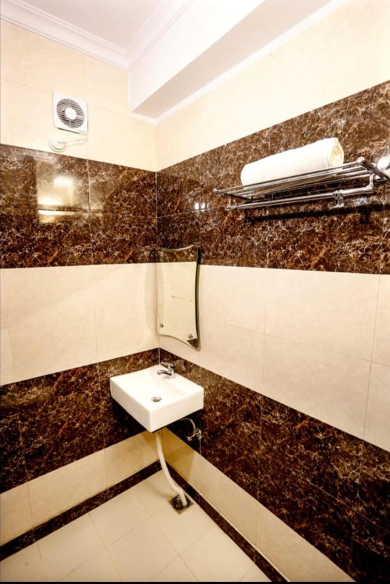 Airport Hotel Edge Home Stay Új-Delhi Kültér fotó