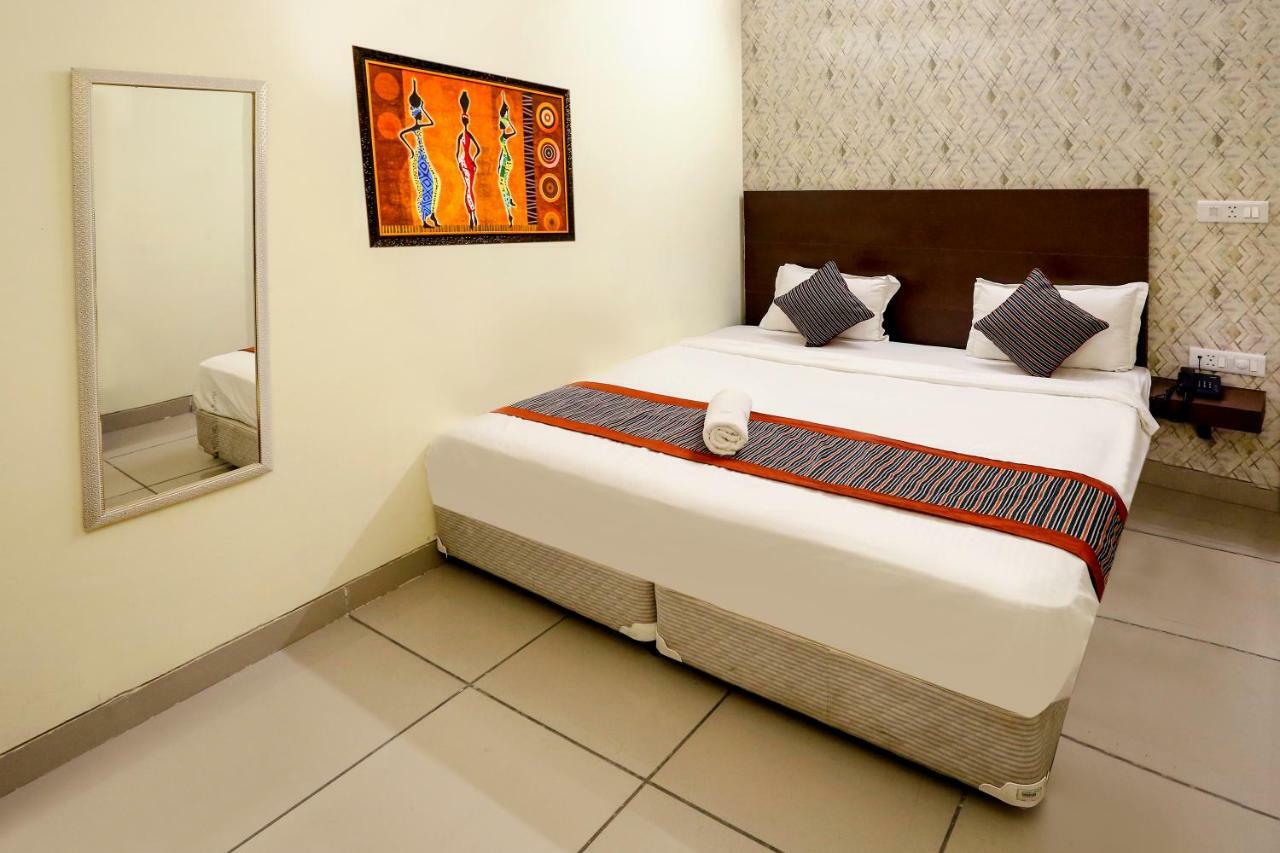Airport Hotel Edge Home Stay Új-Delhi Kültér fotó