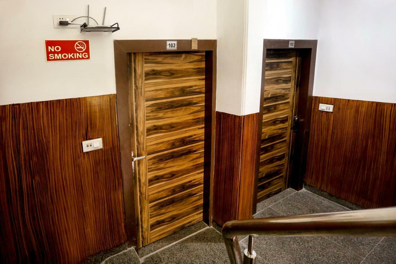 Airport Hotel Edge Home Stay Új-Delhi Kültér fotó