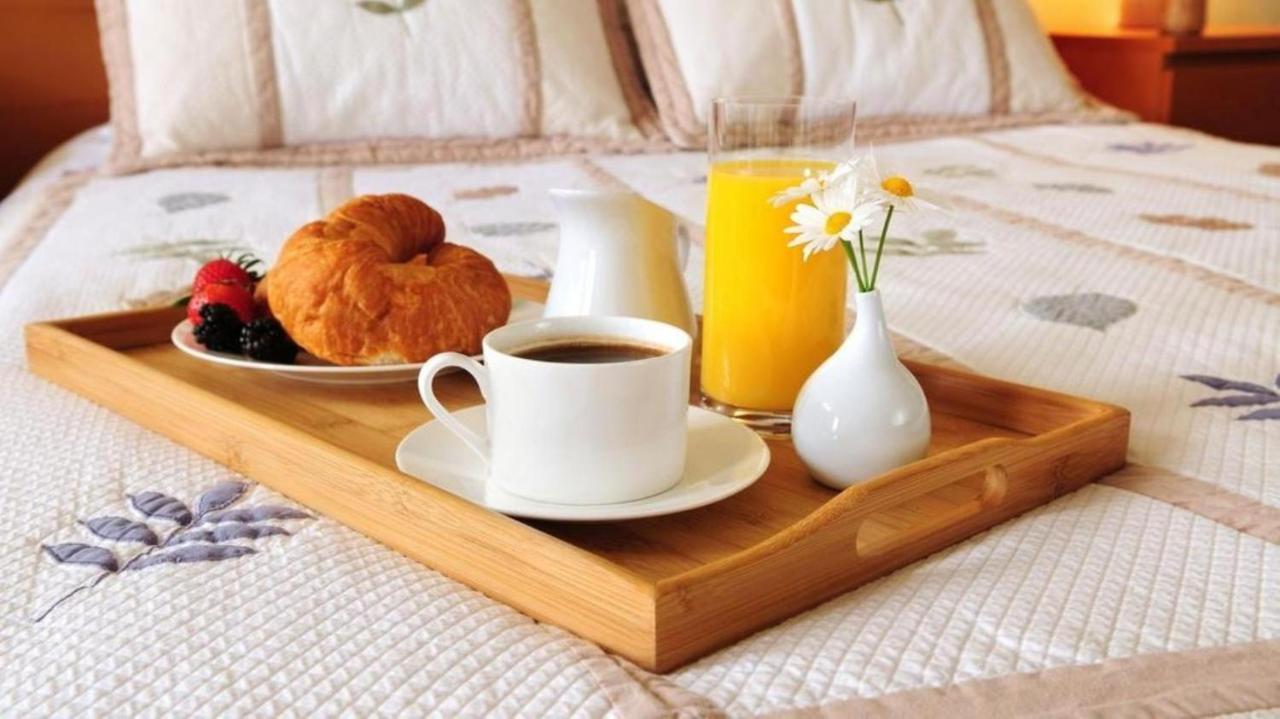 Airport Hotel Edge Home Stay Új-Delhi Kültér fotó